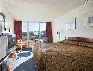 Hotel Super 8 East