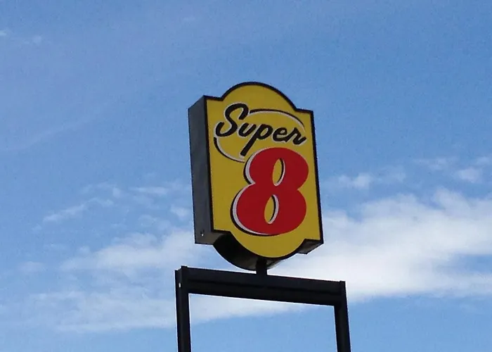 Hotel Super 8 East 2*